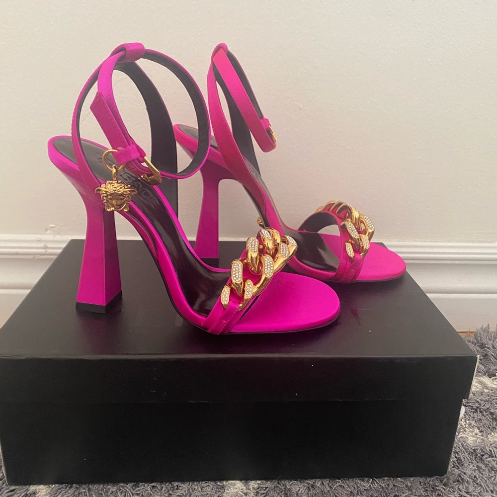 Sale heels 👠 | VERSACE | Pink heels